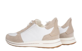 Easy to go sneaker