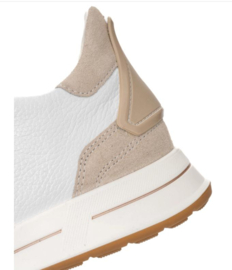 Easy to go sneaker