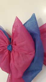 Gender reveal deurstrik in roze en blauw PAPIERACHTIG materiaal
