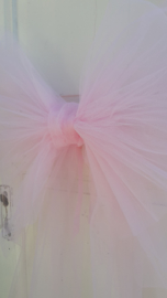 Deurstrik in roze tule