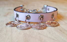 Roze leren armband met rosé bedels