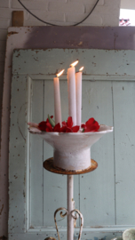 Witte schaalkandelaar met goudluster