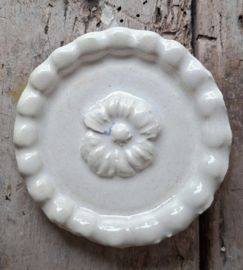 minibordje met bloem