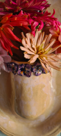 Wandvaas handbeschilderde bloemetjes