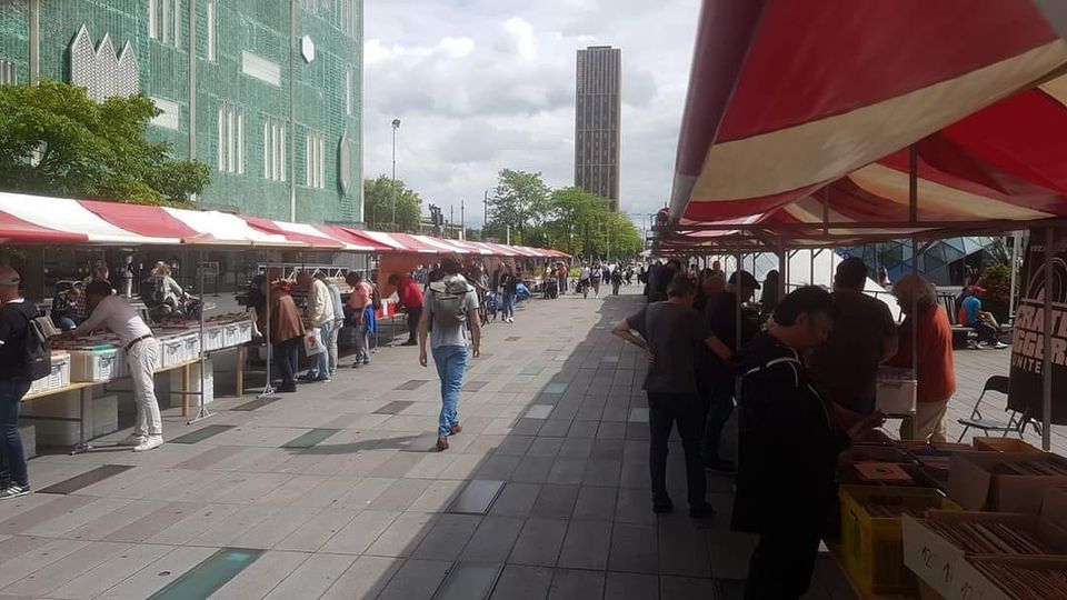 4 APRIL PLATENBEURS 18 SEPTEMBERPLEIN EINDHOVEN