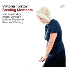 Tolstoy, Viktoria Stealing Moments