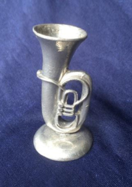 Tuba hoogte plm. 10 cm.