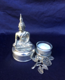 As bestemming doosje glad en rond met Buddah inclusief losse waxine houder