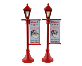 North Pole Lamppost, Set Of 2, B/O (4.5V)