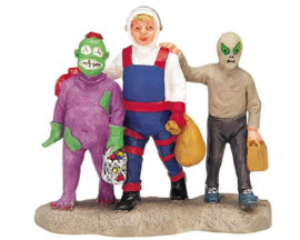 Spaceman And Two Aliens