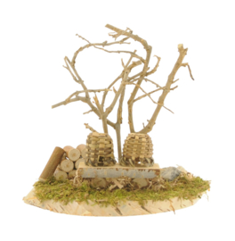 Beehive on bench with bush 9cm