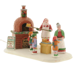 Mrs. Claus' Gingerbread Bake