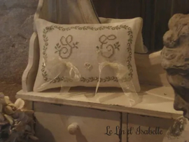 Coussin pour Alliances Petites Fleurs / Ringkussen Parels | Borduurpatroon | Le Lin d'Isabelle