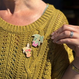 Vase of flowers - houten needle minder - the Crafty kit Company