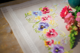 Violets Table Runner Vervaco