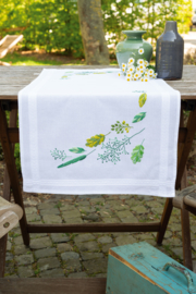 Leaves & Grass Table Runner Vervaco