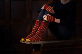 Gryffindor Slouch Socks & Mittens Knit Kit | Harry Potter