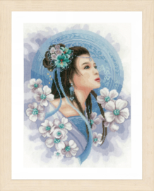 Asian Lady in blue Evenwaeve telpakket Lanarte