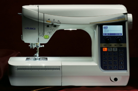 Juki HZL-DX7 zeer Krachtige Naaimachine en quiltmachine compleet met quilttafel en div. voeten