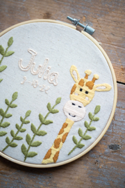 Baby giraffe | modern embroidery kit | Daffy's DIY