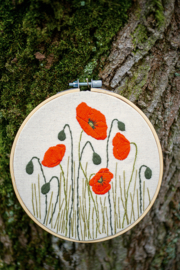 Poppy field | modern embroidery kit | Daffy's DIY