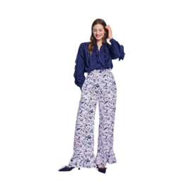 5631 Burda naaipatroon - Broek in variatie
