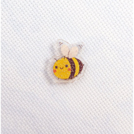 Smiling Bee needle minder - Leti Stitch