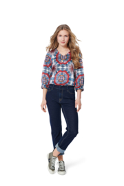 5924 Burda Naaipatroon | blouse in variatie