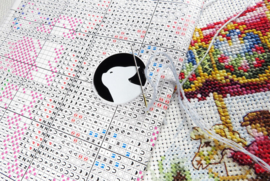 Needle minder logo Leti Stitch | Leti Stitch