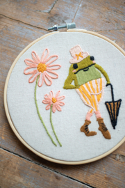 Frog | modern embroidery kit | Daffy's DIY