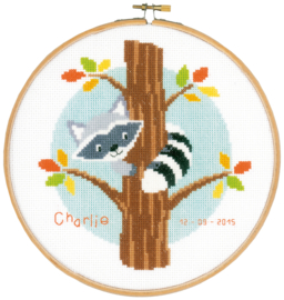 Raccoon in Tree Aida Vervaco with Embroidery Ring