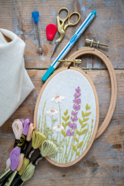 Flower field | modern embroidery kit | Daffy's DIY