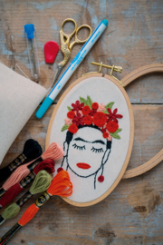 Frida | modern embroidery kit | Daffy's DIY