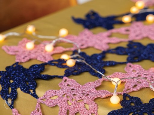 Feestelijk tafelloper - gehaakt - Durable Coral / Glam