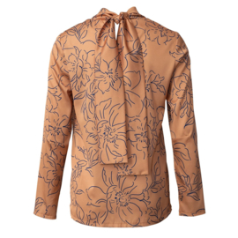 5878 Burda Naaipatroon | blouse in variatie