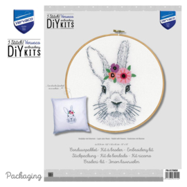 Konijntje met bloemen - aida Vervaco telpakket