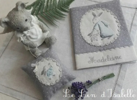 Lapins et Coeur / Rabbits and Heart Cross Stitch Pattern Le Lin d'Isabelle