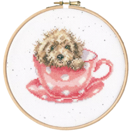 Teacup Pup | Aida | Telpakket met Borduurring | Hannah Dale | Bothy Threads