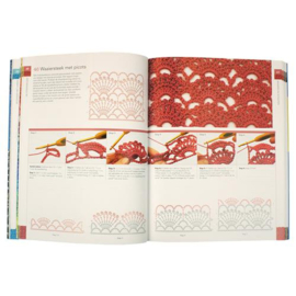 De Haakbijbel - Sarah Hazell