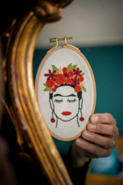 Frida | modern embroidery kit | Daffy's DIY