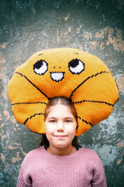 Eva Mouton Croissant Kruissteekvormkussen kit met rug - Vervaco
