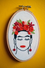 Frida | modern embroidery kit | Daffy's DIY