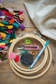 XXL Modern embroidery starter kit | modern embroidery kit | Daffy's DIY