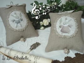 Musical Lapin / Musical Rabbits Cross Stitch Pattern Le Lin d'Isabelle