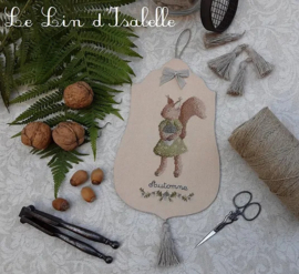 Écureuil d'Automne / Autumn Squirrel Cross Stitch Pattern Le Lin d'Isabelle