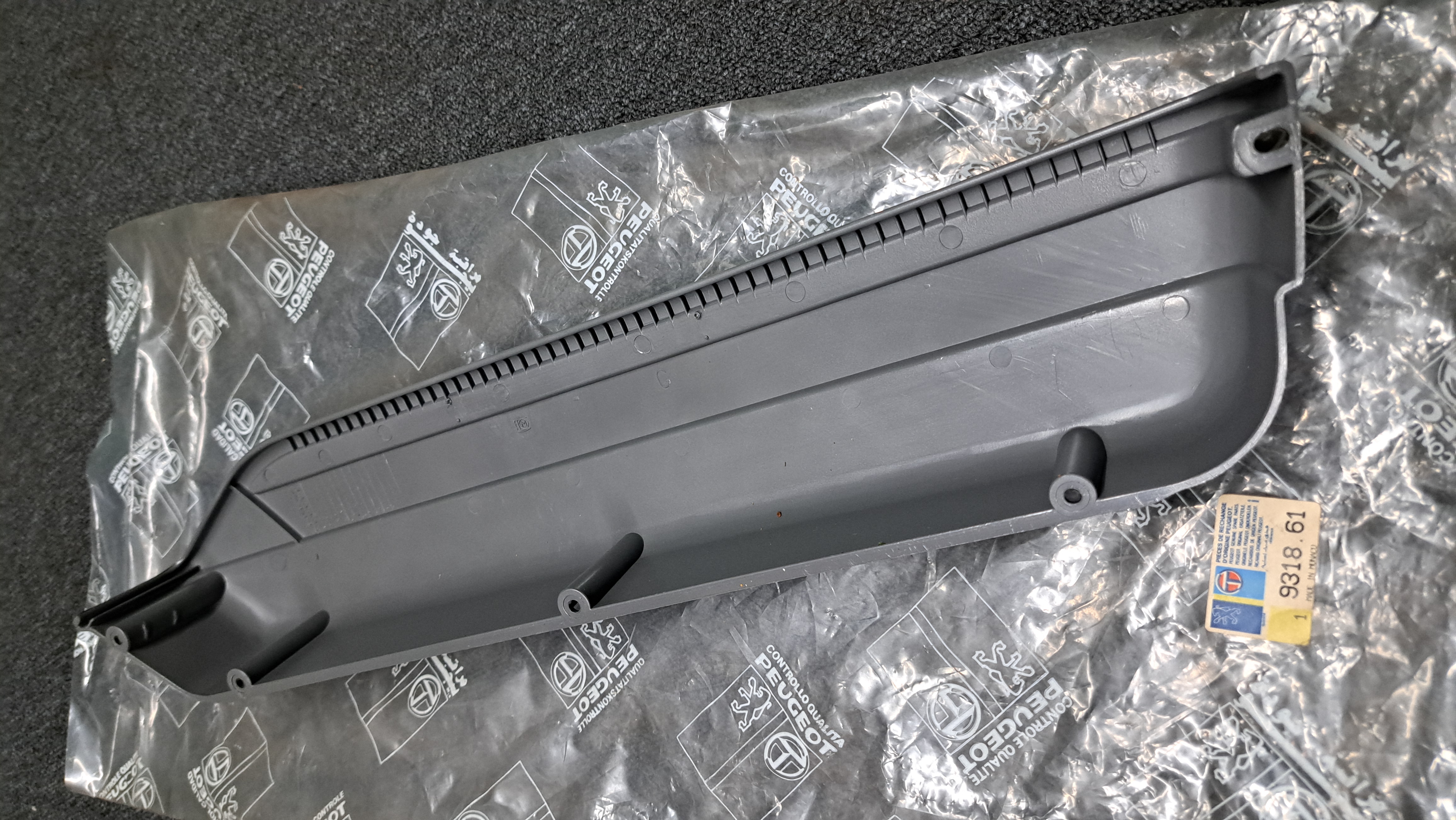 Peugeot 205 3-door grey door pocket