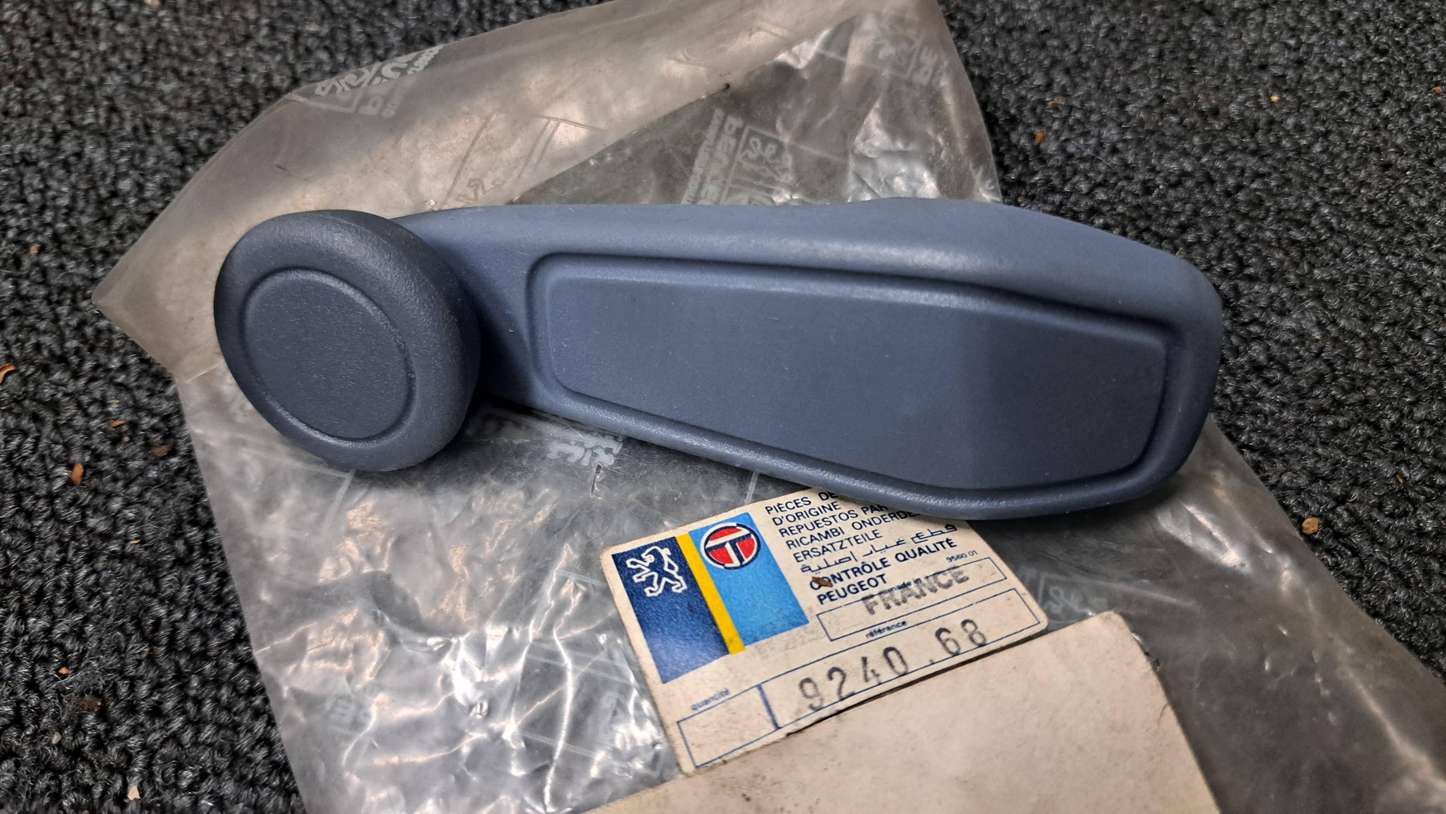 Peugeot 205/309 window handle