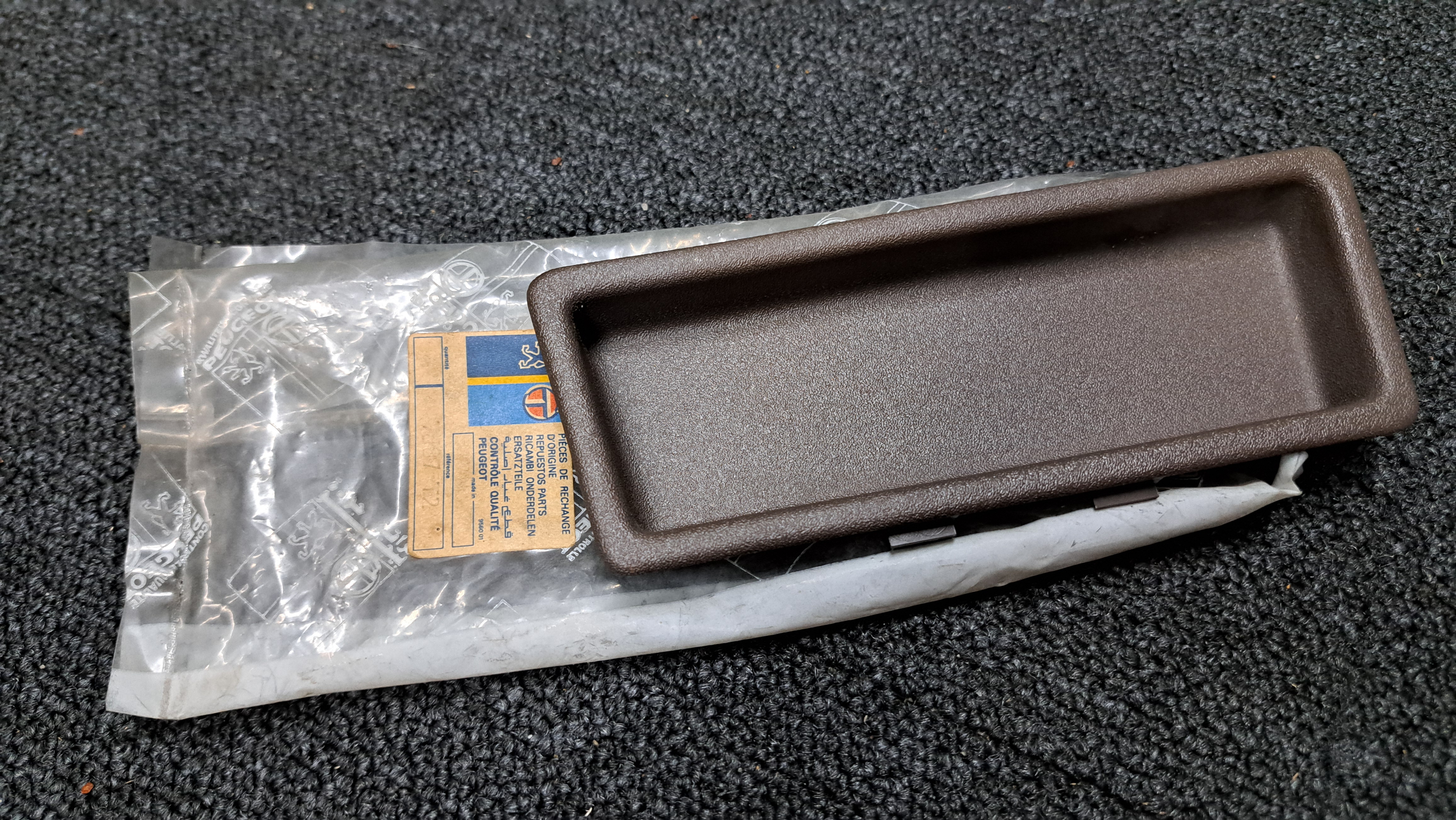 Peugeot 205 PH2 brown middle console panel