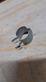 Peugeot 205 hand brake cable clip