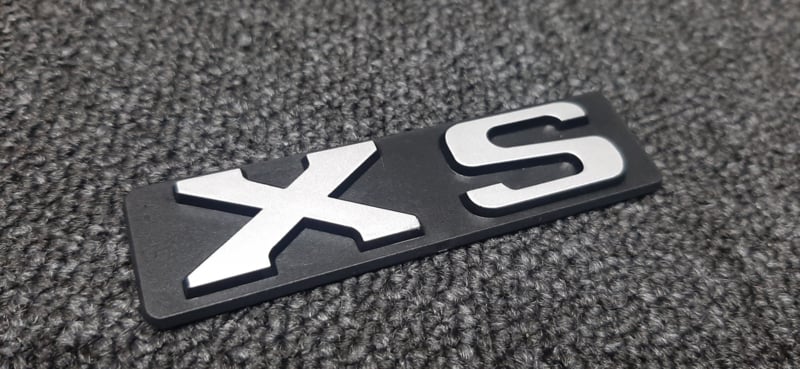 Peugeot XS rear badge